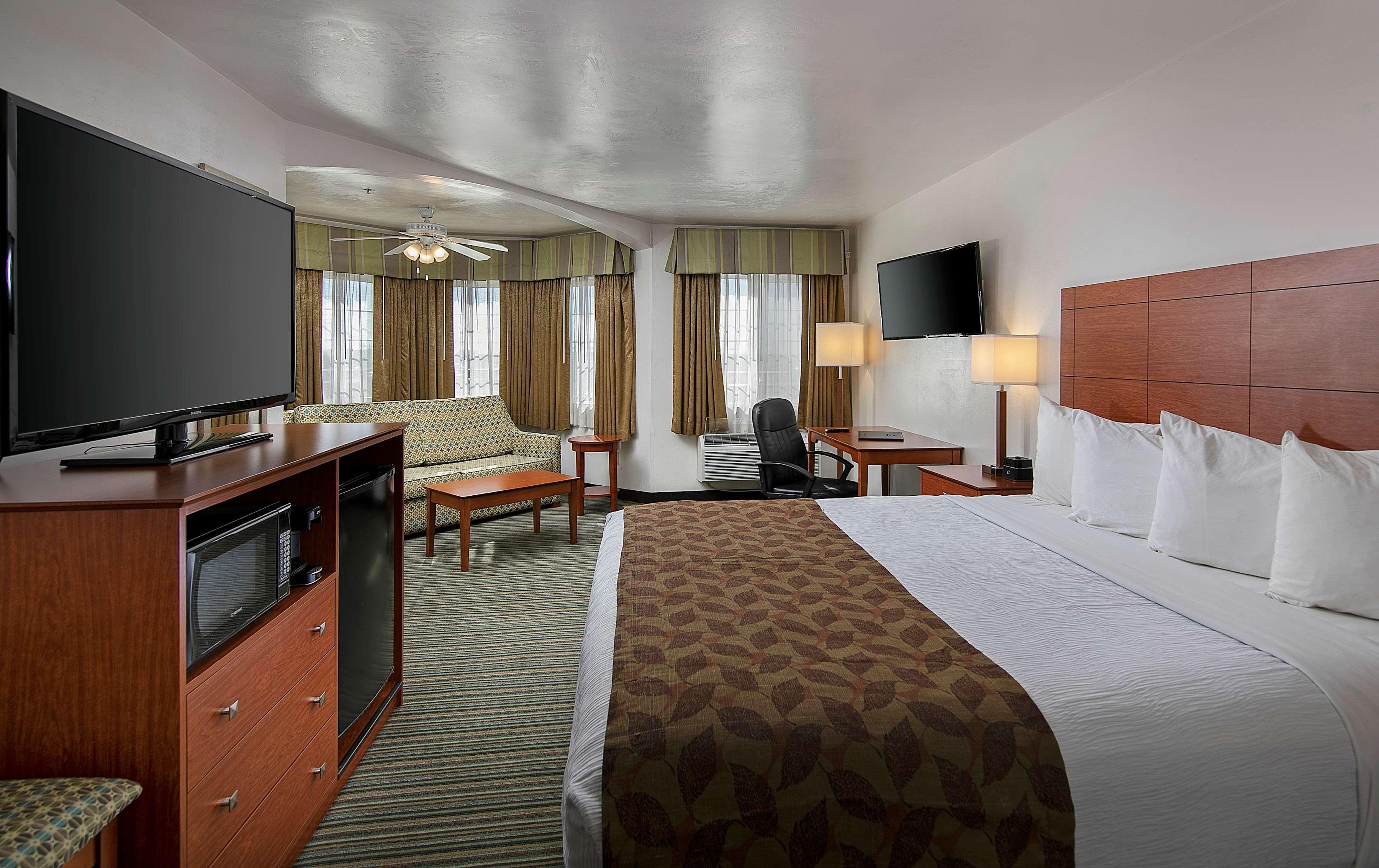 Best Western Liberty Inn Delano Exterior photo