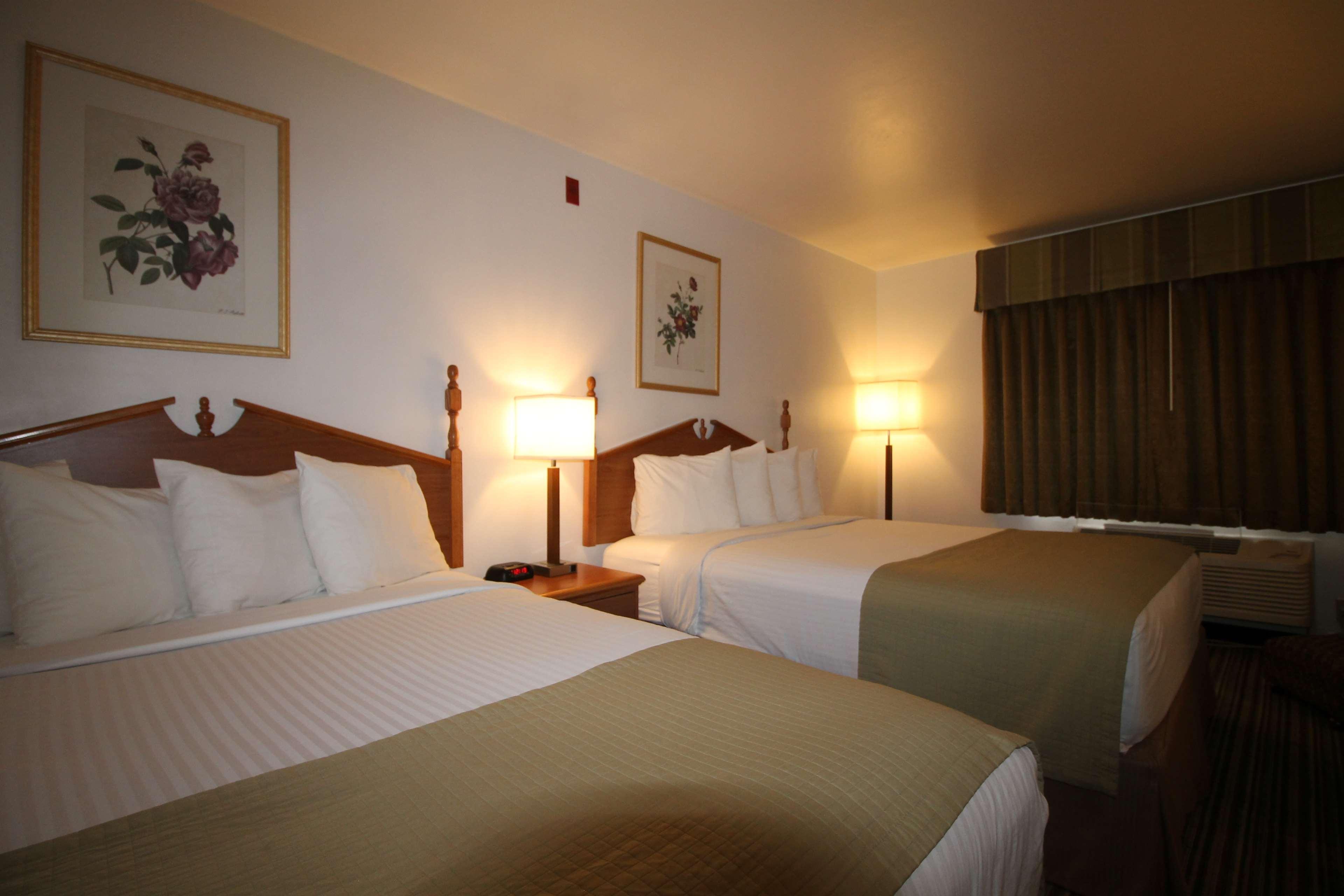 Best Western Liberty Inn Delano Exterior photo