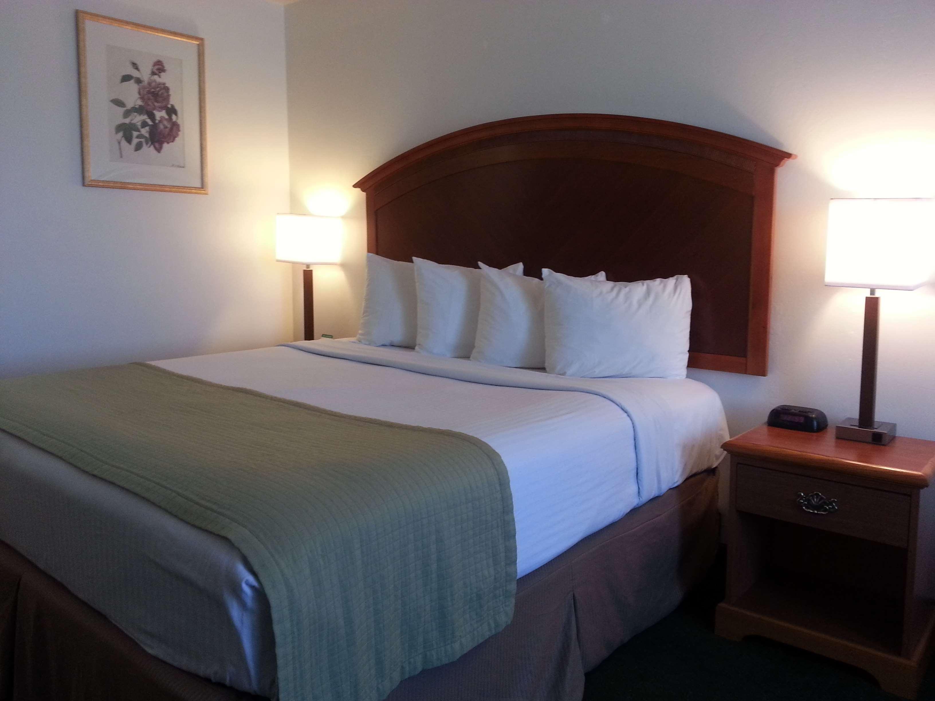 Best Western Liberty Inn Delano Exterior photo