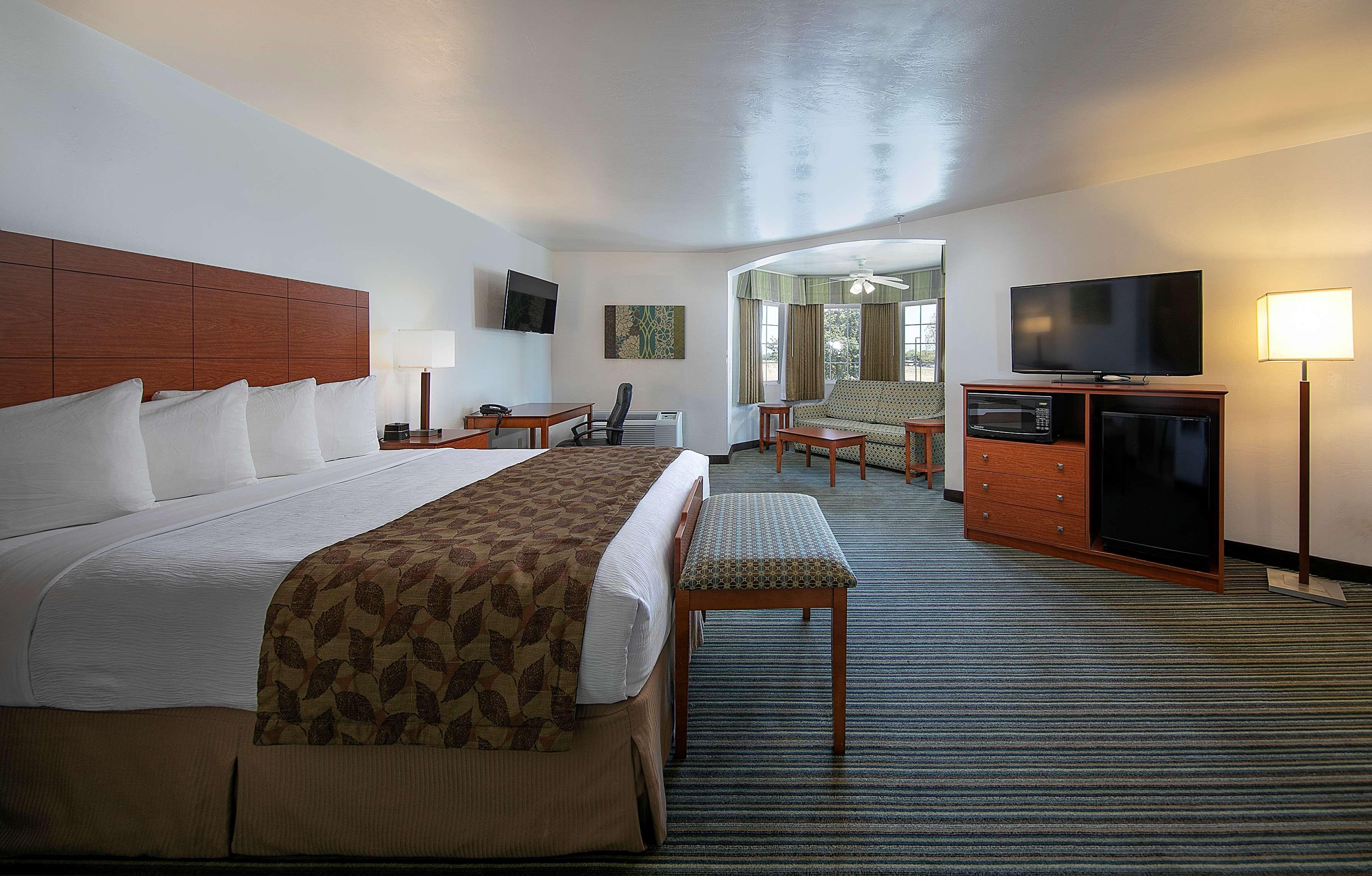 Best Western Liberty Inn Delano Exterior photo