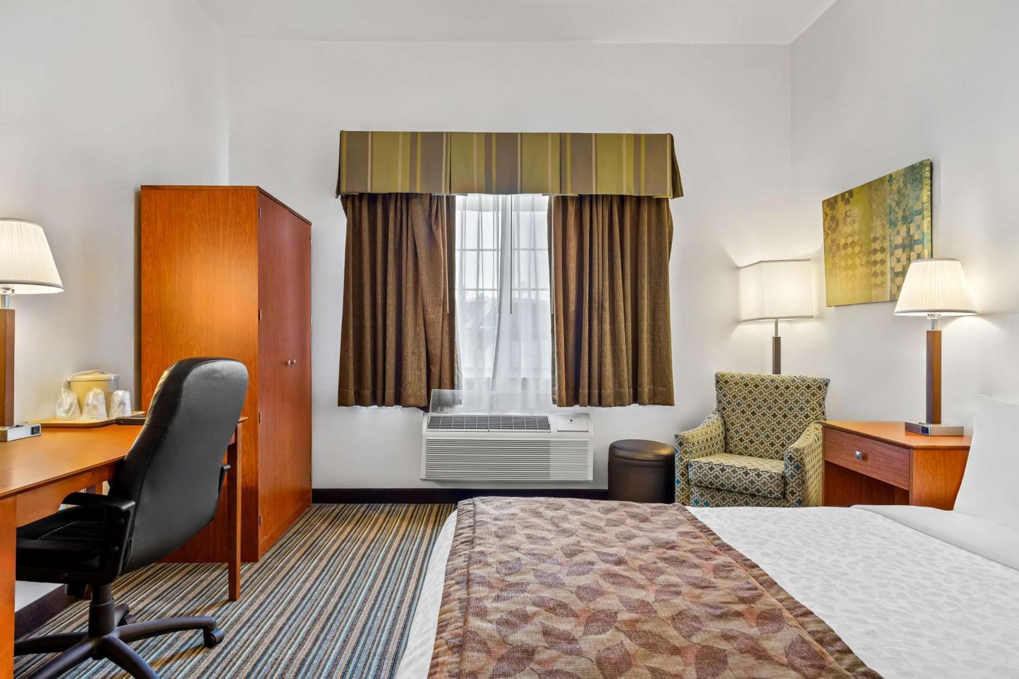 Best Western Liberty Inn Delano Exterior photo